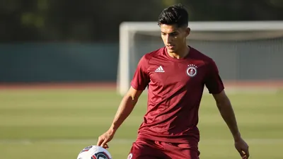 Northampton Town sign Leeds United's Sam Chambers on a season-long loan, securing the 19-year-old midfielder's first...